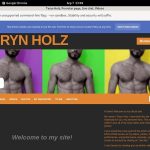 Does TarynHolz Use Paypal?