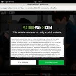 Mature Van Descuento